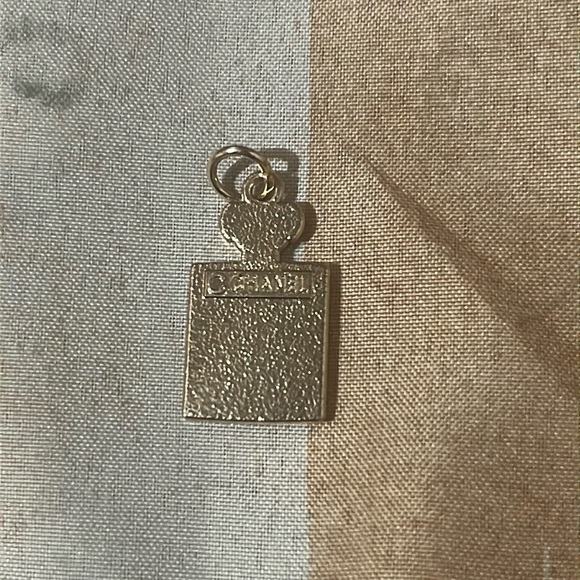 Chanel charm - Picture 2 of 3